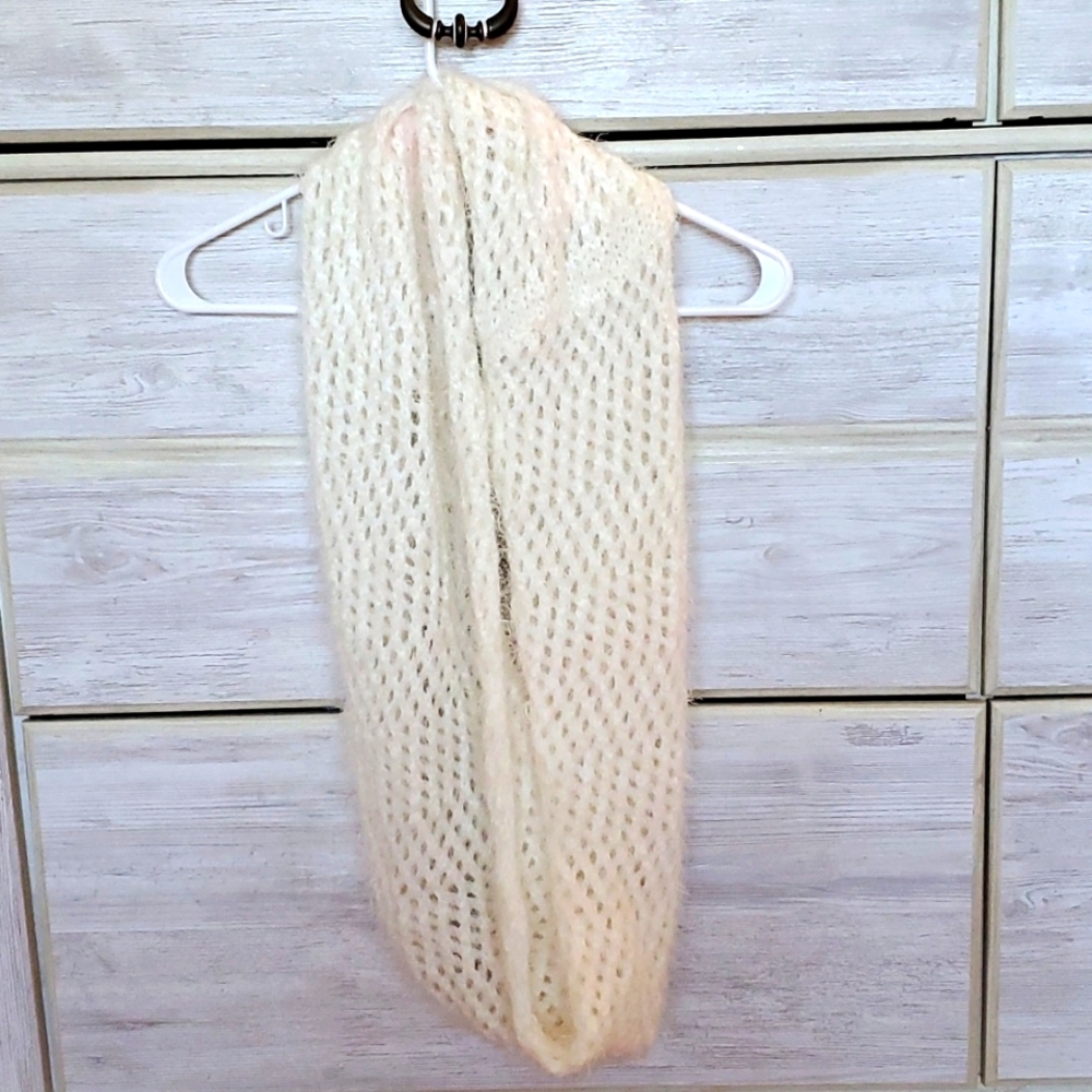 White infinity scarf